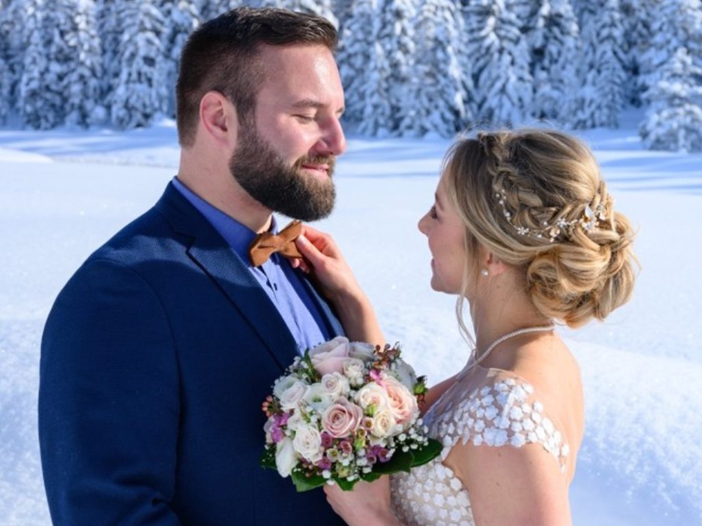 Hochzeitspaar mit Fliege - Schwarz Weiss